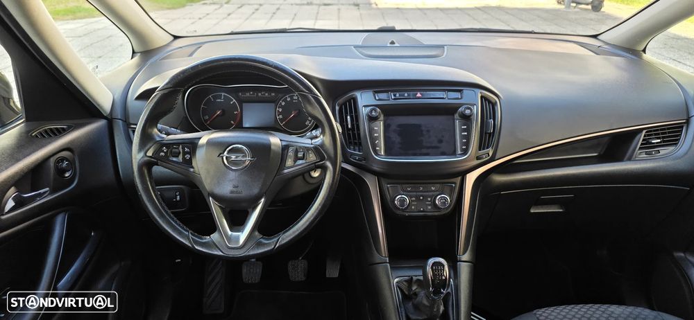Opel Zafira - 10