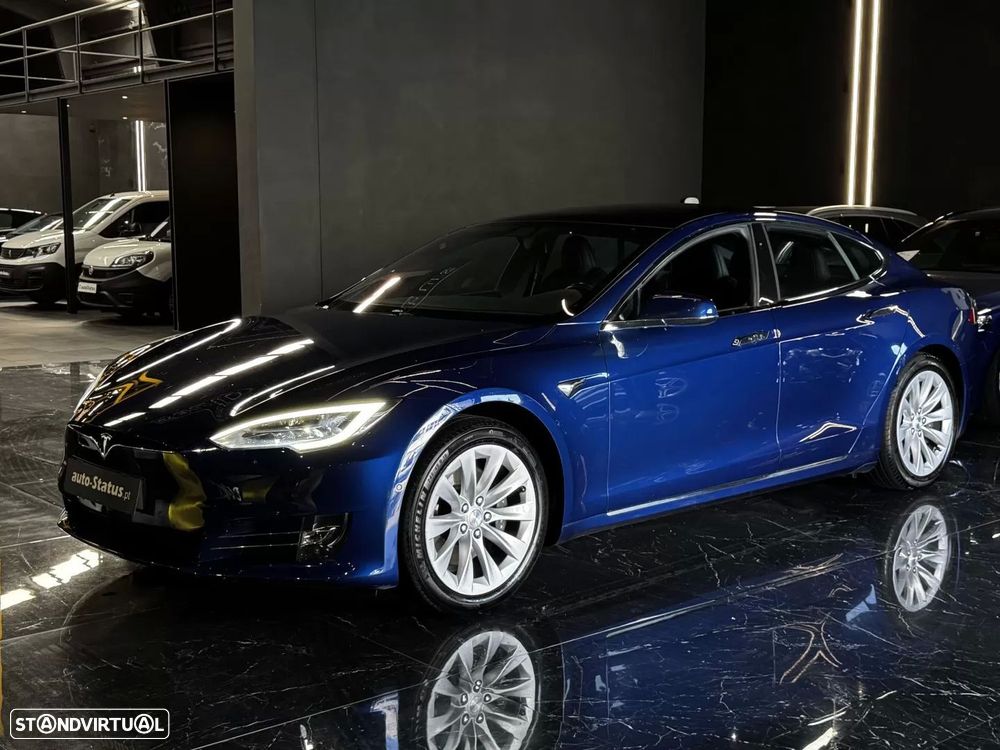 Tesla Model S - 11