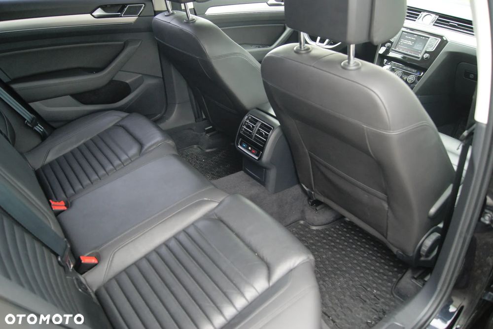 Volkswagen Passat 2.0 TDI (BlueMotion Technology) DSG Highline - 21
