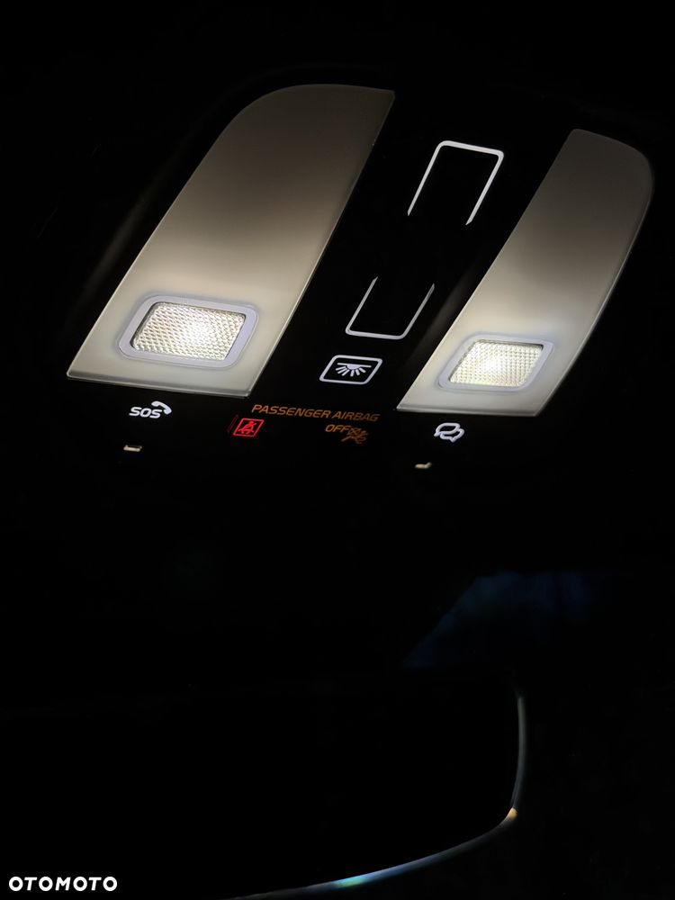 Volvo S60 T8 Recharge AWD Plus Dark - 21