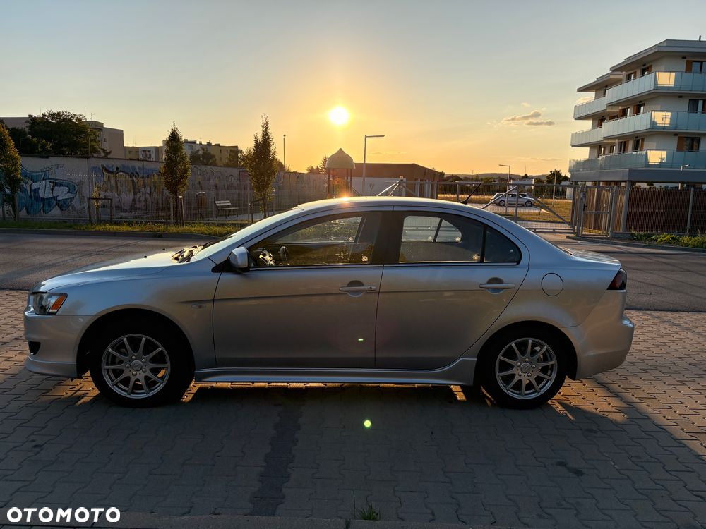 Mitsubishi Lancer 1.8 Intense - 10