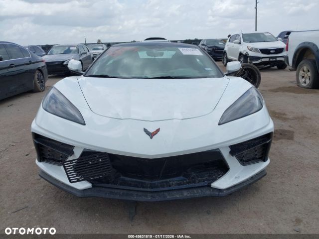Chevrolet Corvette - 12