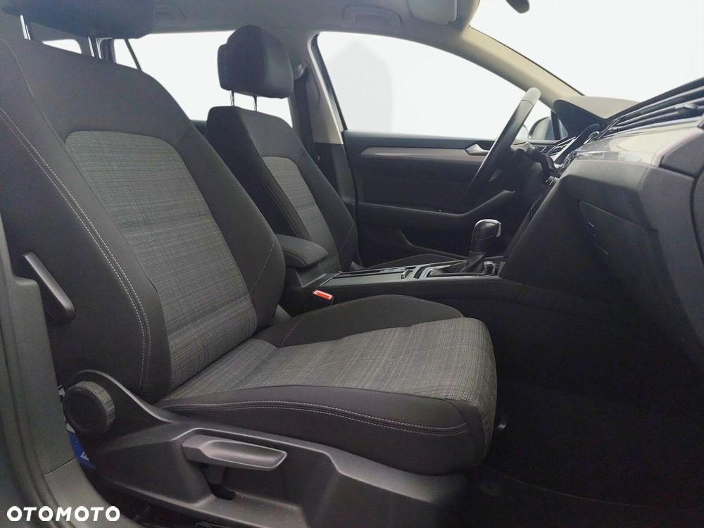 Volkswagen Passat Variant - 22