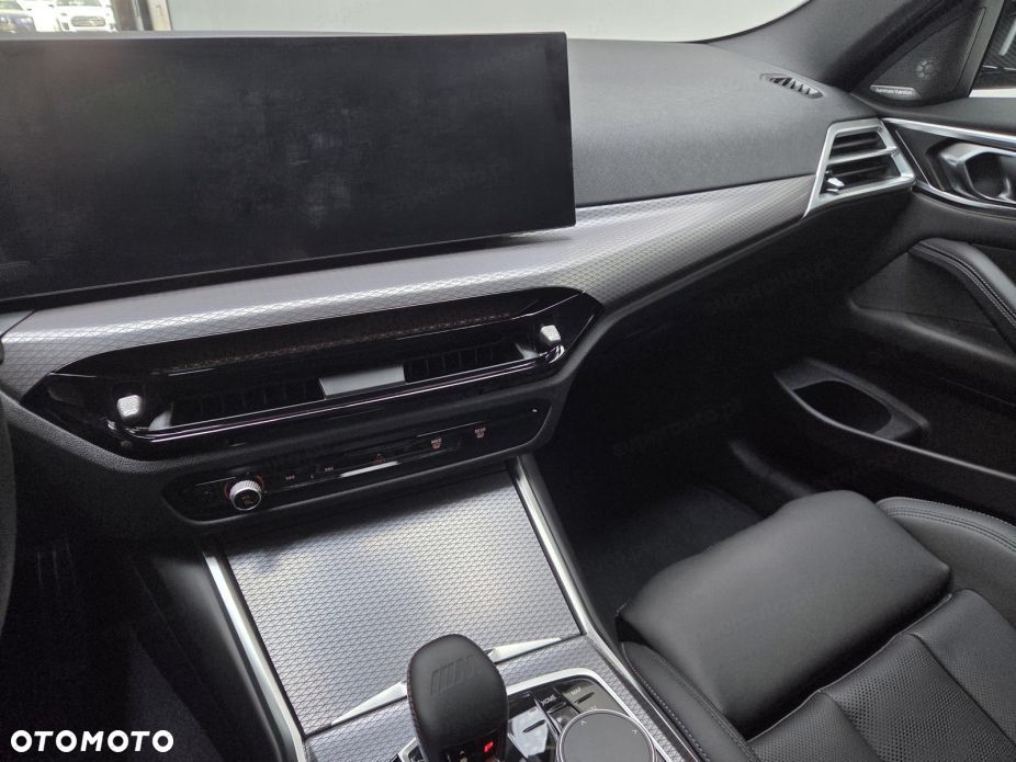 BMW M4 Competition M xDrive - 11