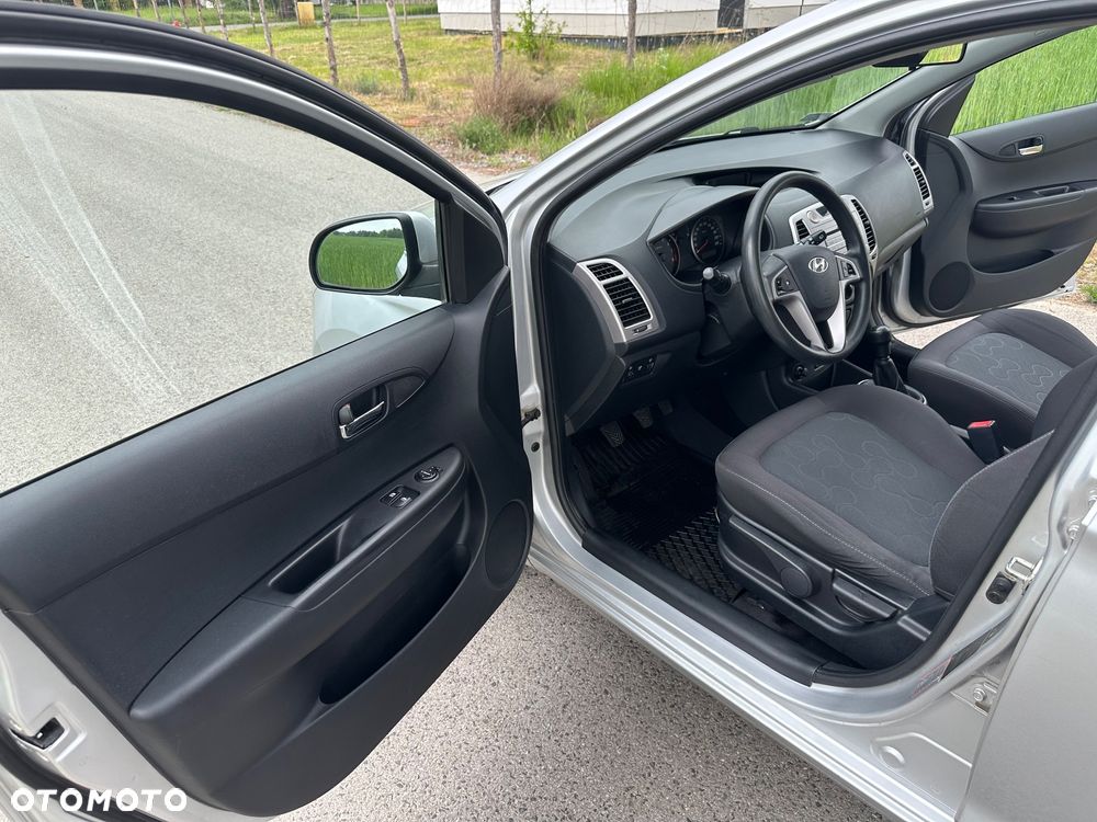 Hyundai i20 1.2 Comfort EU5 - 12