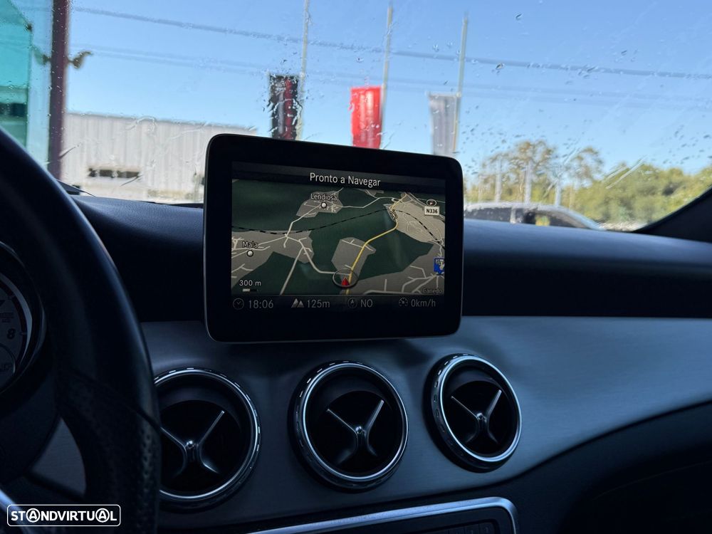 Mercedes-Benz GLA 180 AMG Line - 11