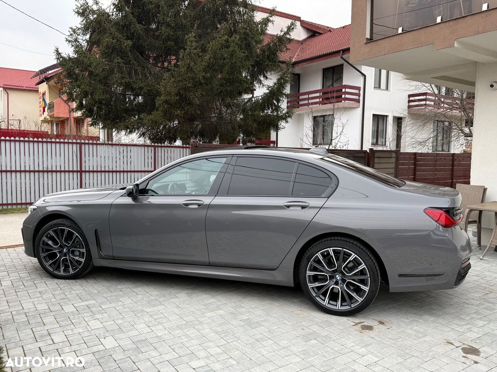 BMW Seria 7 730d xDrive MHEV - 30