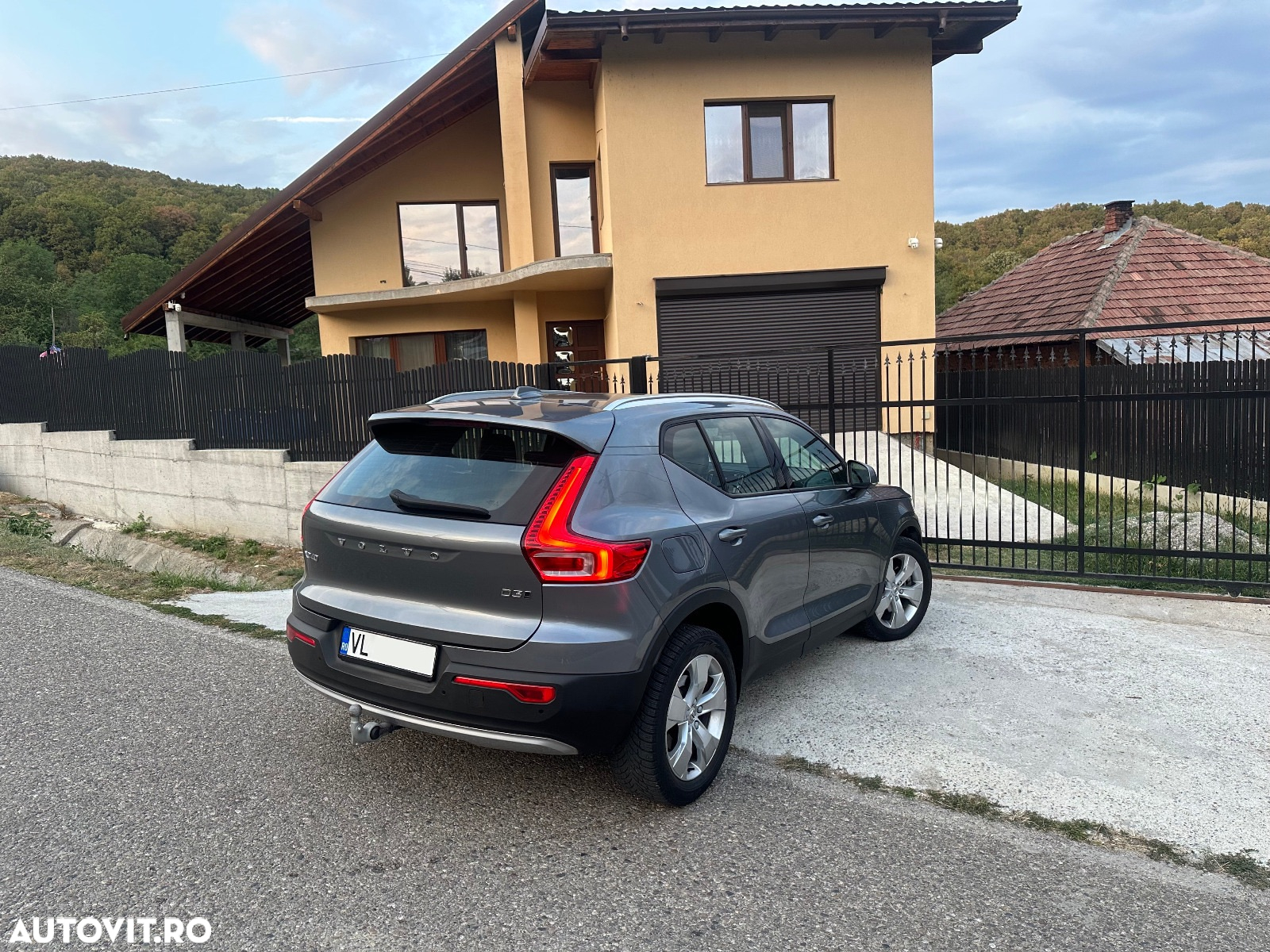 Volvo XC 40 D3 AWD Momentum Pro - 5