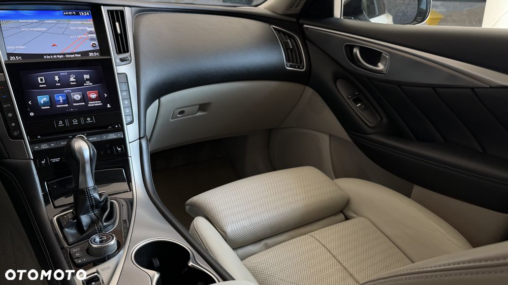 Infiniti Q50 2.0t Sport EU6 - 10