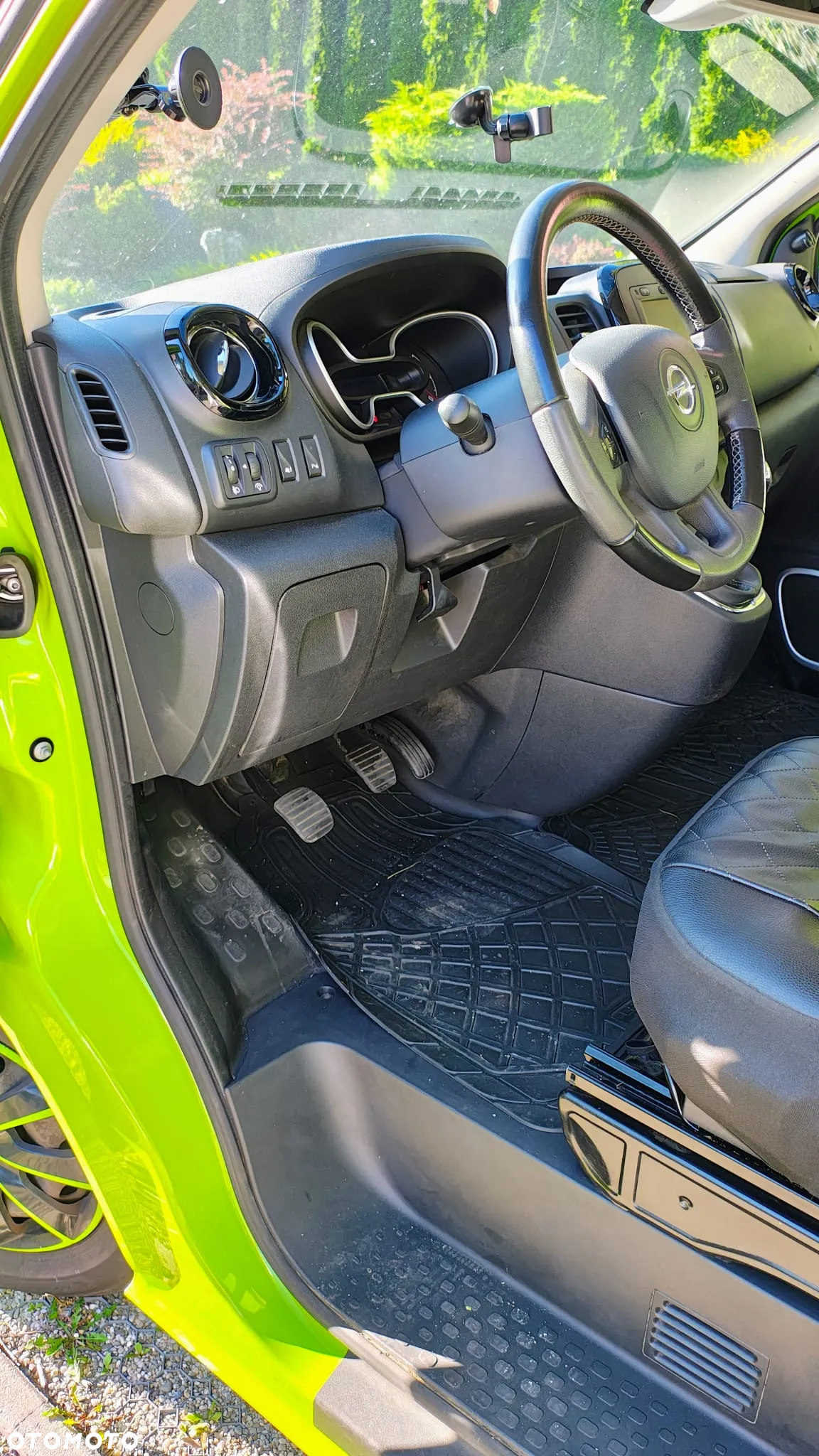 Opel Vivaro - 10