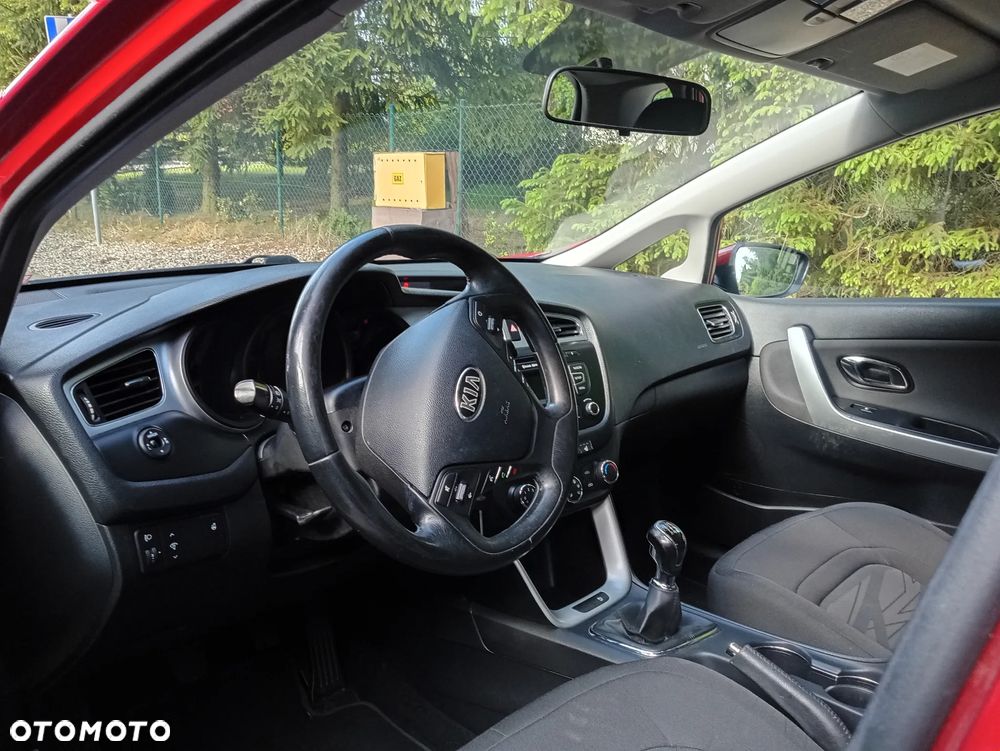 Kia Ceed 1.4 CVVT Dream Team Edition - 11