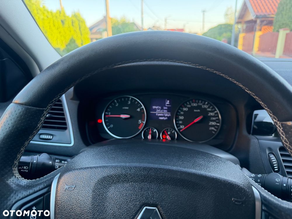 Renault Laguna dCi 150 FAP Start-Stop Bose Edition - 8