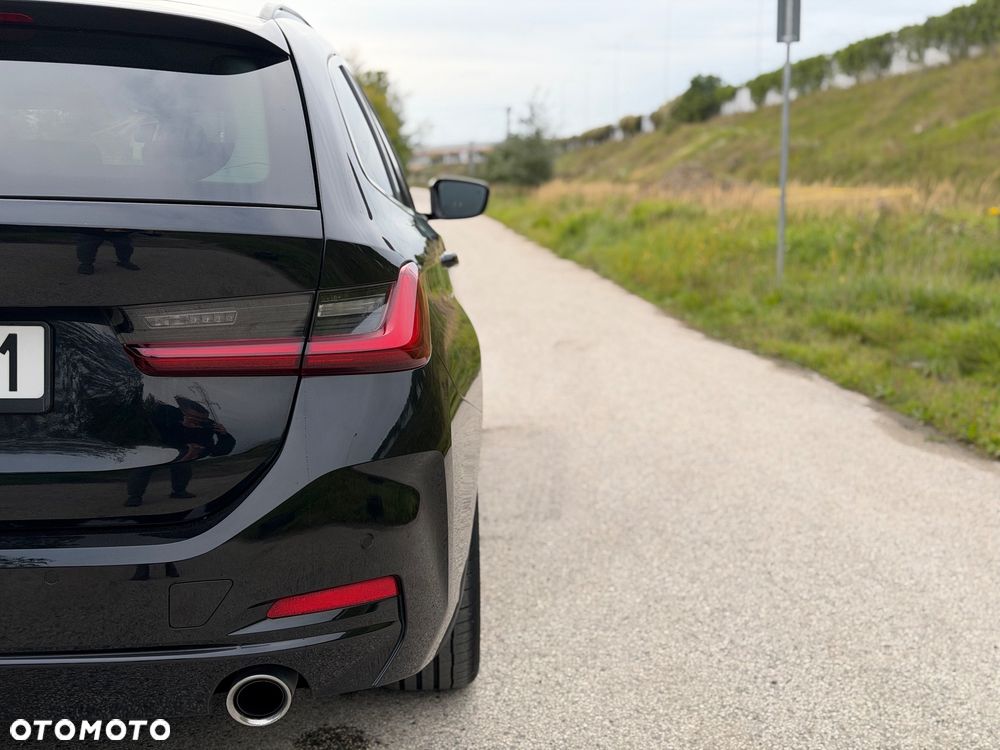 BMW Seria 3 318d MHEV - 17