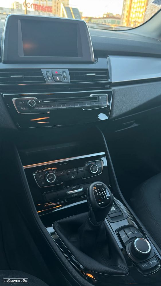 BMW 214 Active Tourer d - 4