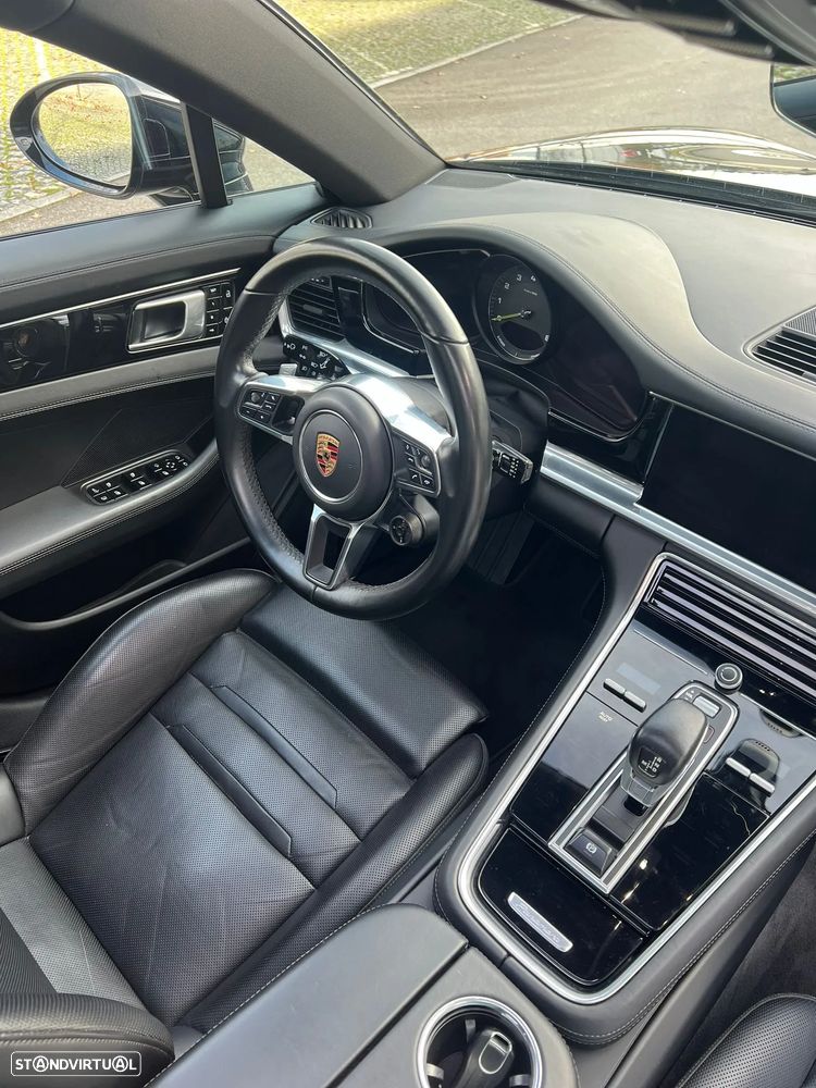 Porsche Panamera 4 E-Hybrid - 3