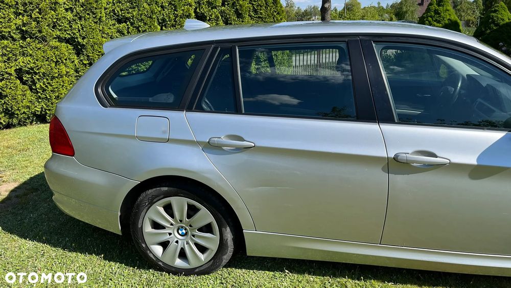 BMW Seria 3 318d - 3