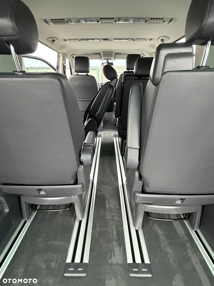 Volkswagen Multivan - 12