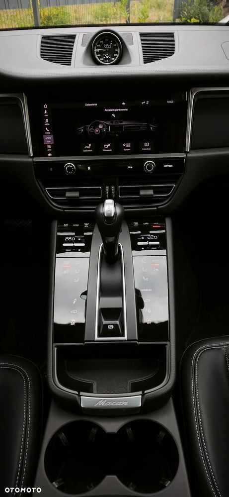 Porsche Macan T - 12