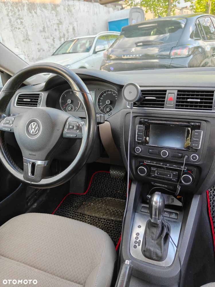 Volkswagen Jetta 1.6 TDI Comfortline DSG - 7