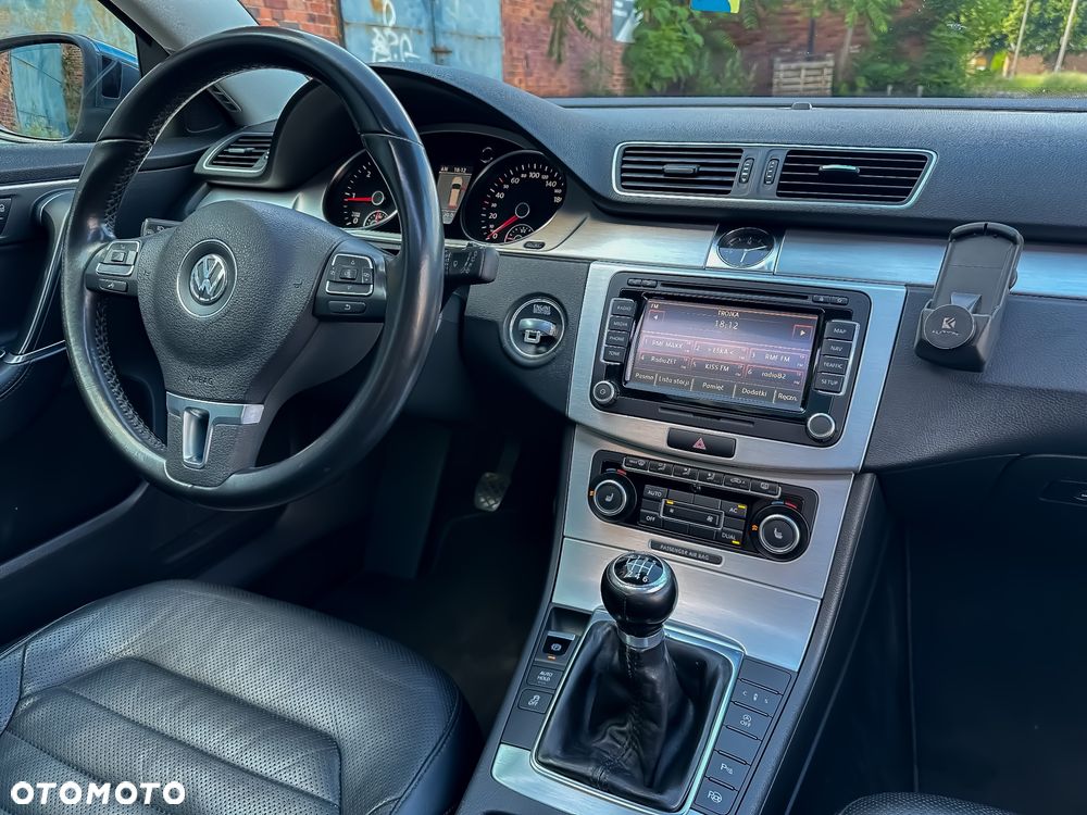 Volkswagen Passat 2.0 TDI Highline - 38