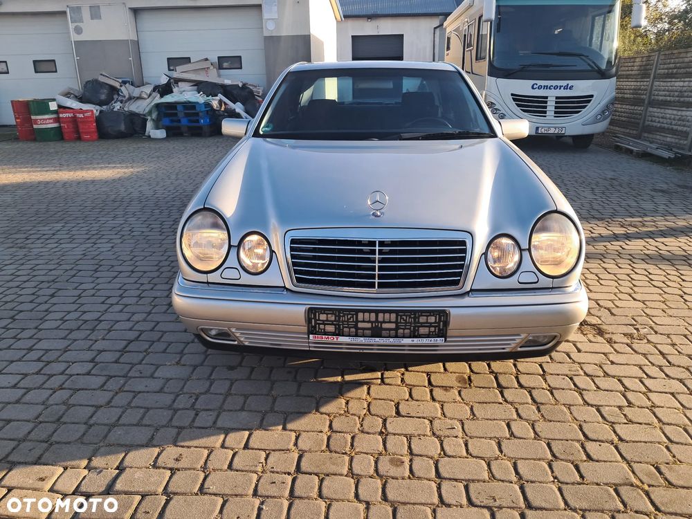 Mercedes-Benz Klasa E - 6