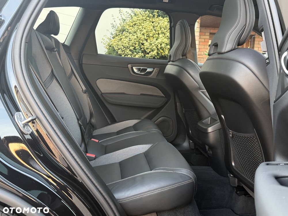 Volvo XC 60 B5 B AWD Ultimate Dark - 13