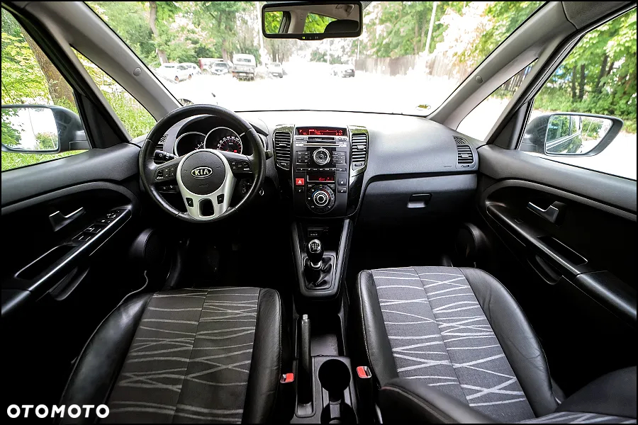 Kia Venga - 7