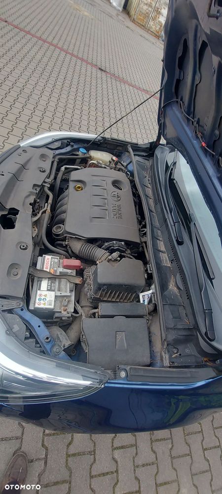 Toyota Avensis 1.8 Premium MS - 13