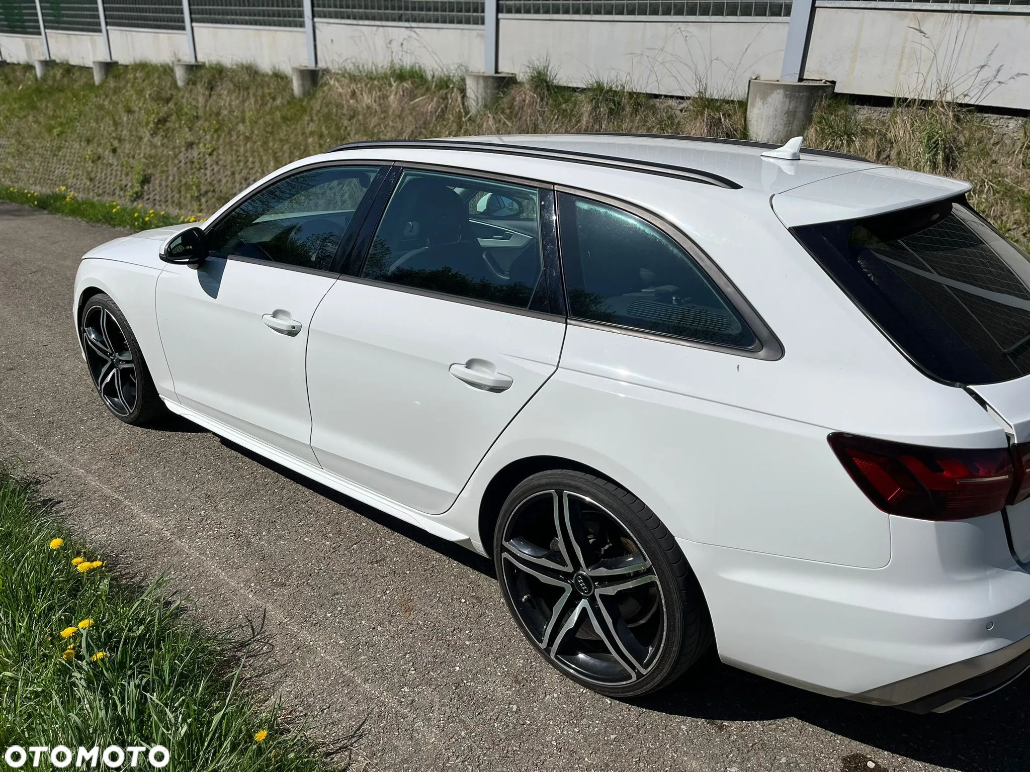 Audi A4 Avant 40 TDI S tronic S line - 4