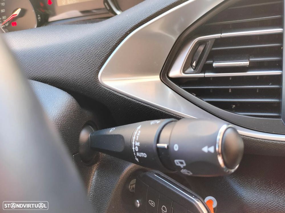 Peugeot 308 SW 1.5 BlueHDi Allure Pack - 25