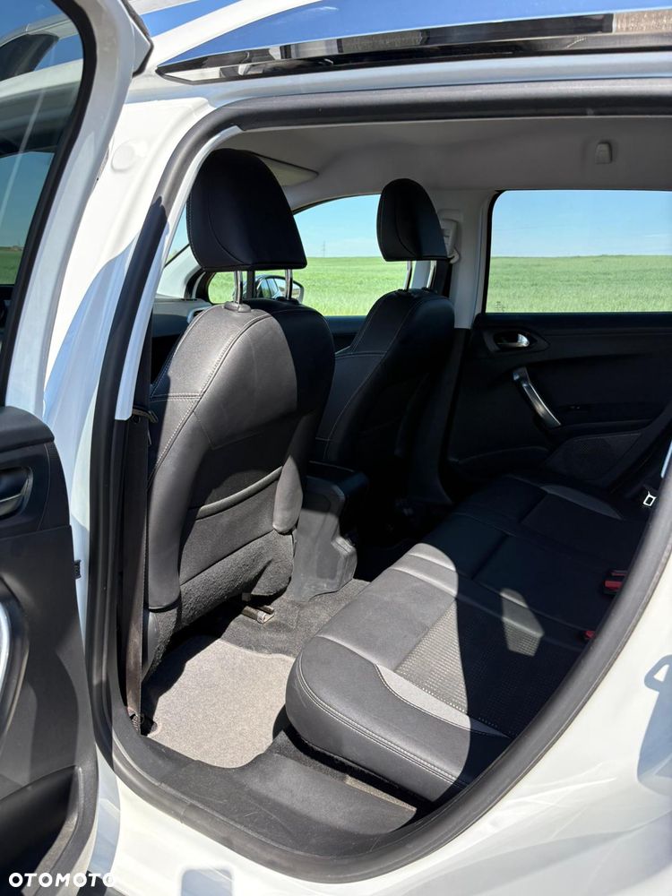 Peugeot 2008 e-HDi FAP 115 STOP & START Allure - 22