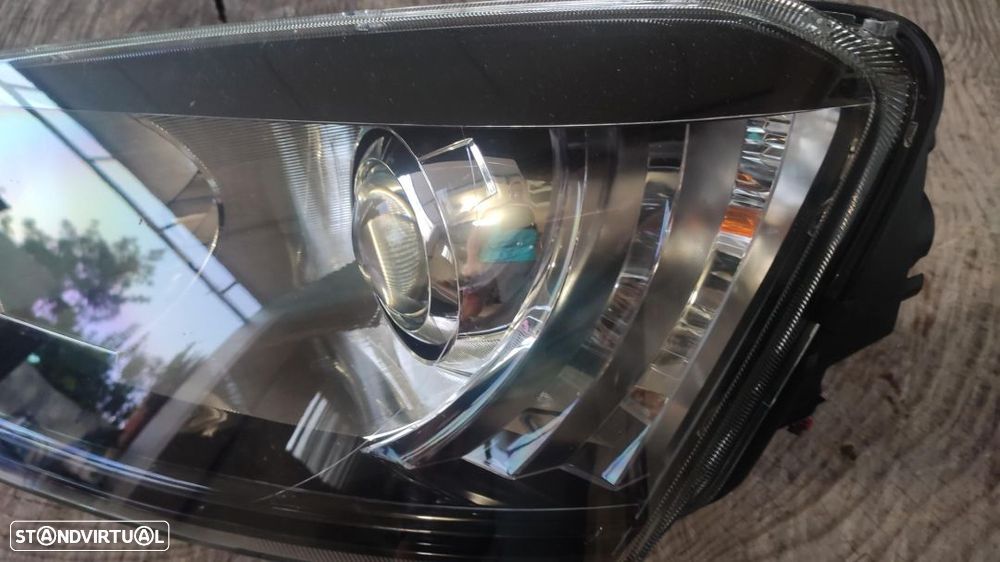 farol esquerdo Skoda Yeti bi-xenon Direcional - 5L1941015C - 6