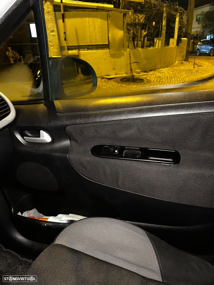 Peugeot 207 1.4 HDi Sport - 11