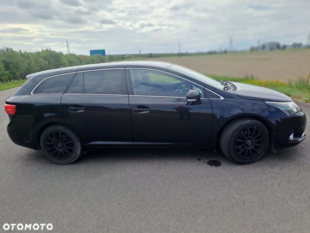 Toyota Avensis 2013 photo 4