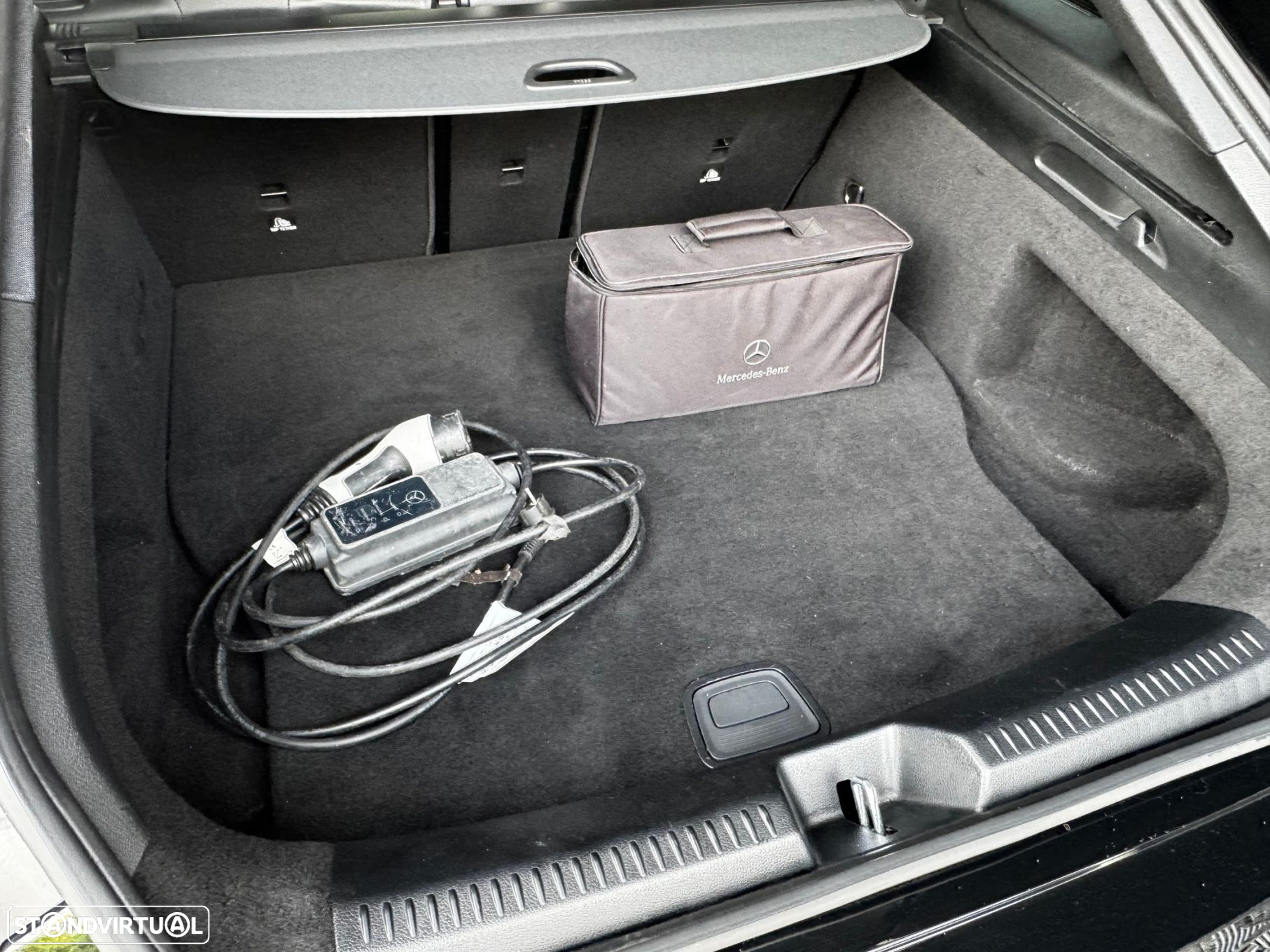 Mercedes-Benz CLA 250 e Shooting Brake AMG Line - 37