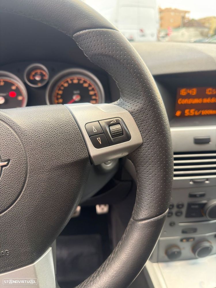 Opel Astra GTC 1.3 CDTi - 27