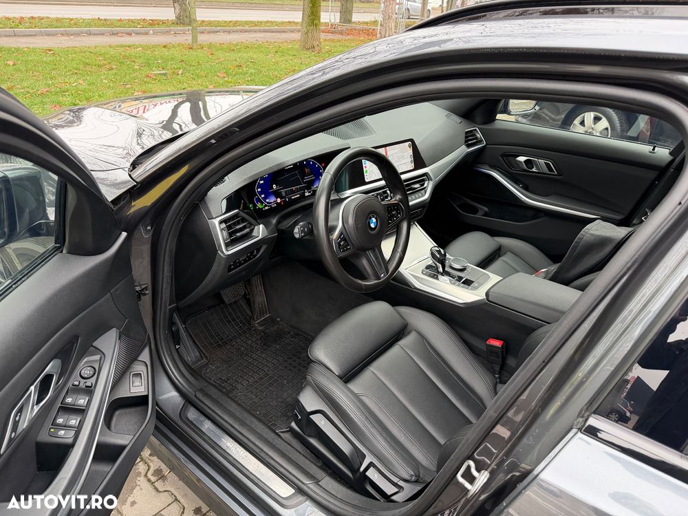 BMW Seria 3 320i AT - 4