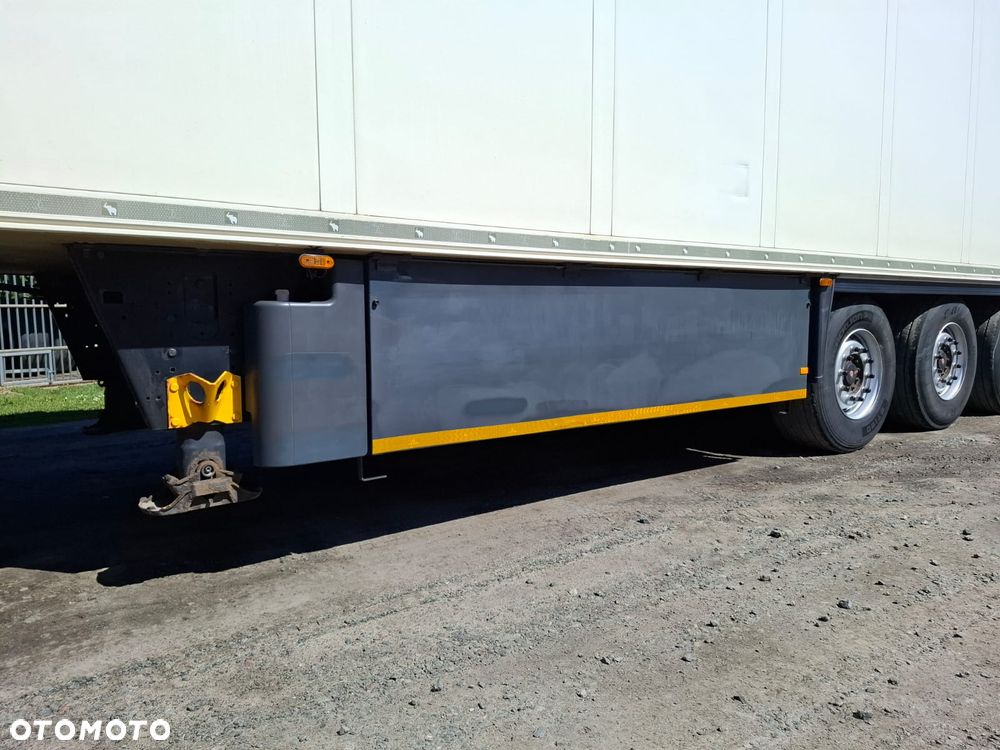 Schmitz Cargobull SKO 24/1 - 16