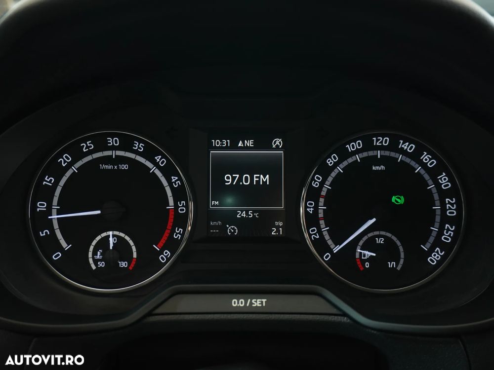 Skoda Octavia 2.0 TDI DSG RS - 31