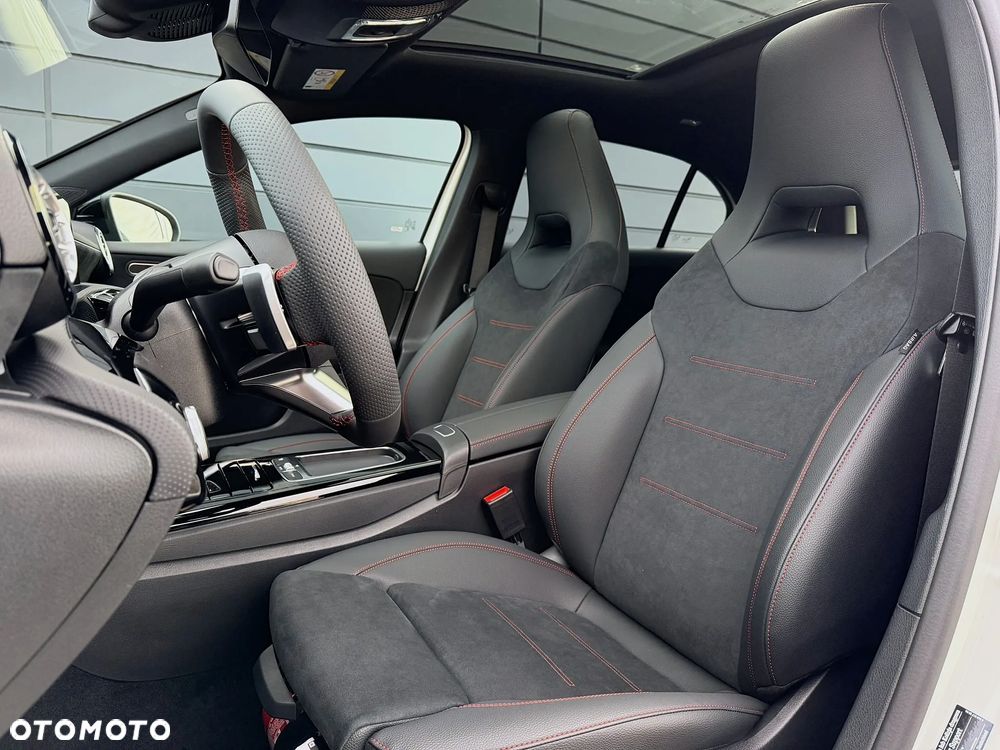 Mercedes-Benz Klasa A 220 4-Matic AMG Line 8G-DCT - 18