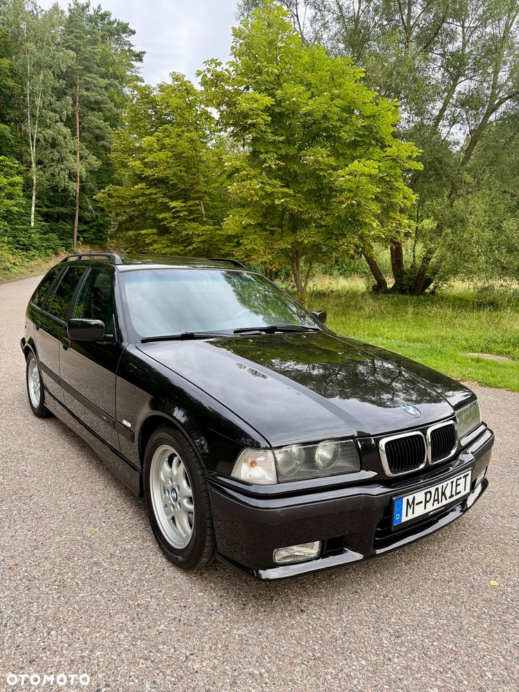 BMW Seria 3 323i - 4