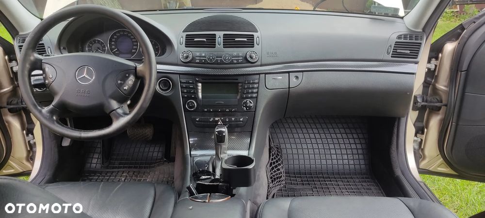 Mercedes-Benz Klasa E - 24