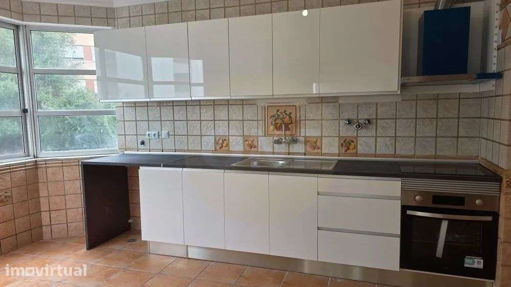 Apartamento T2 Transformado em T3 - Grande imagem: 2/23