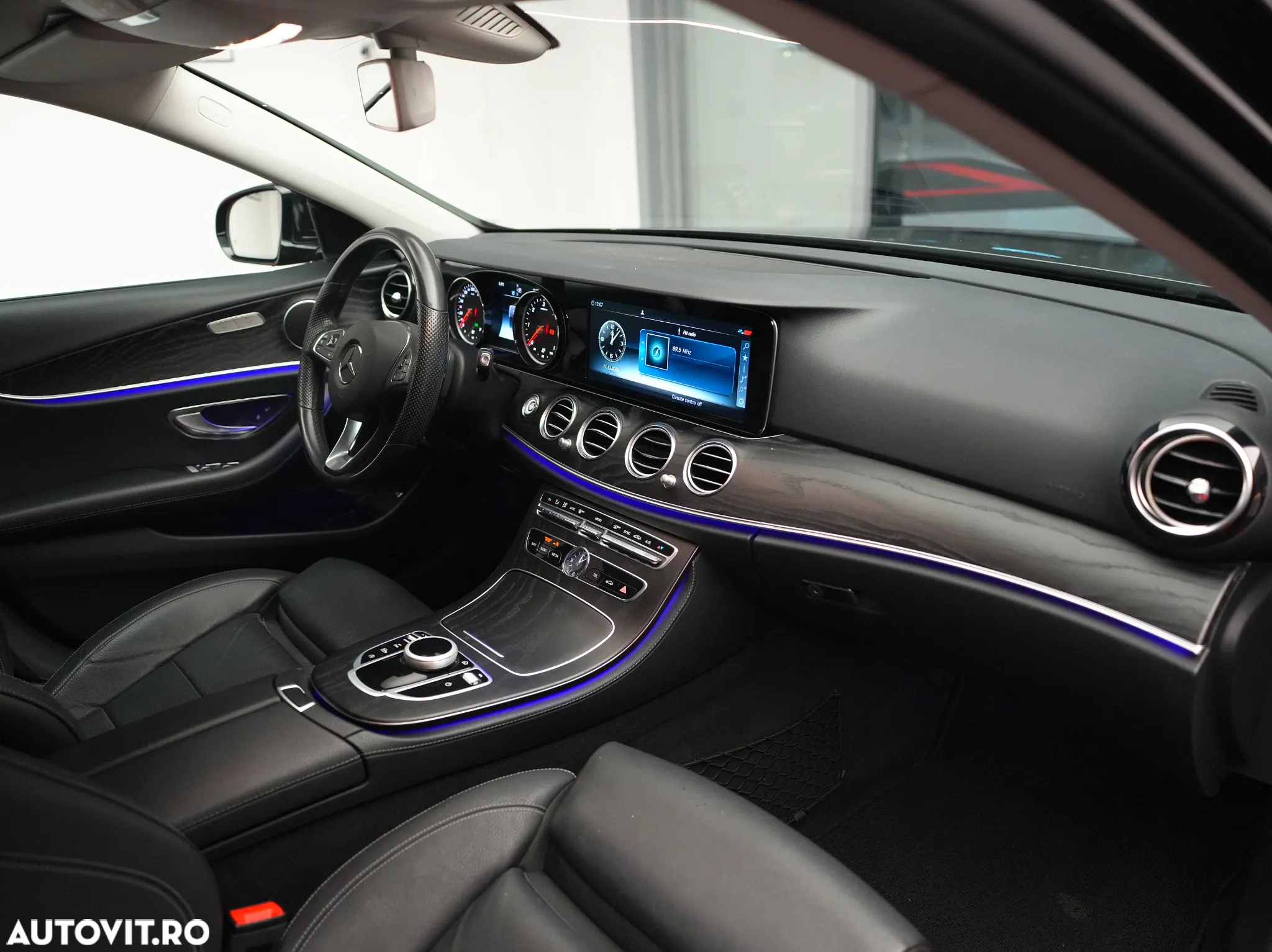 Mercedes-Benz E 200 d 9G-TRONIC AMG Line - 23