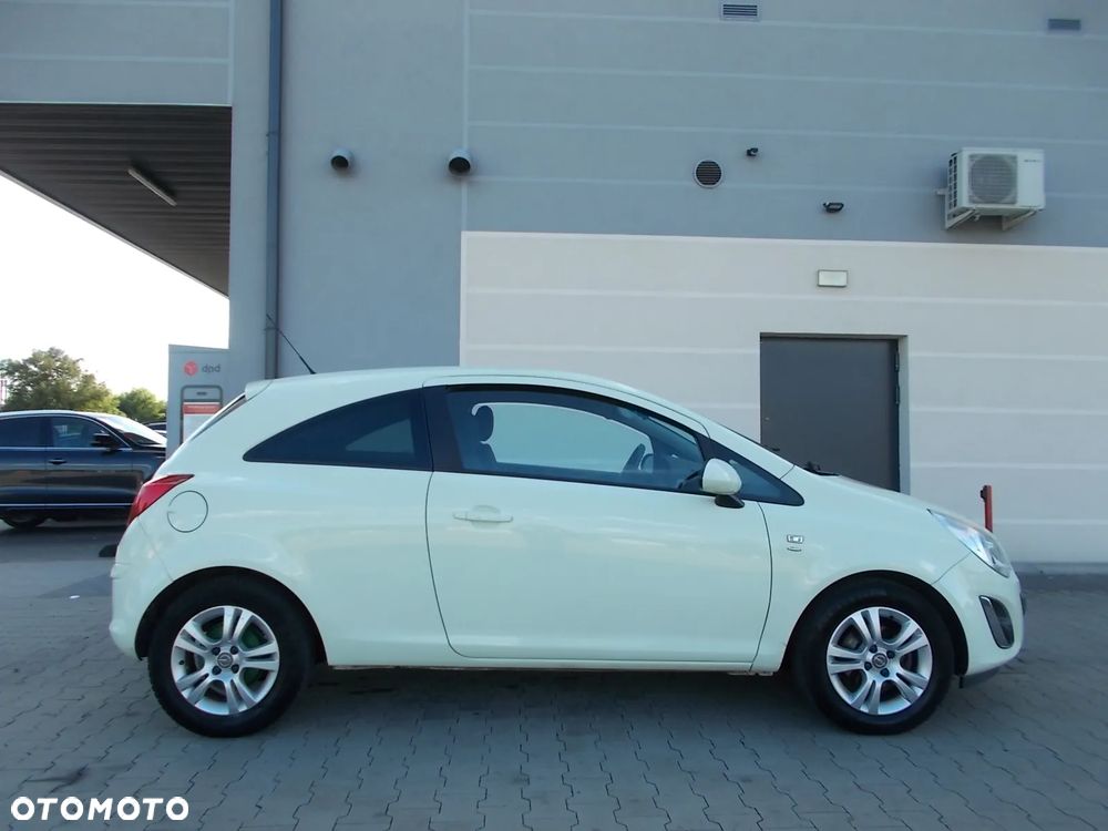 Opel Corsa 1.4 16V Satellite - 7