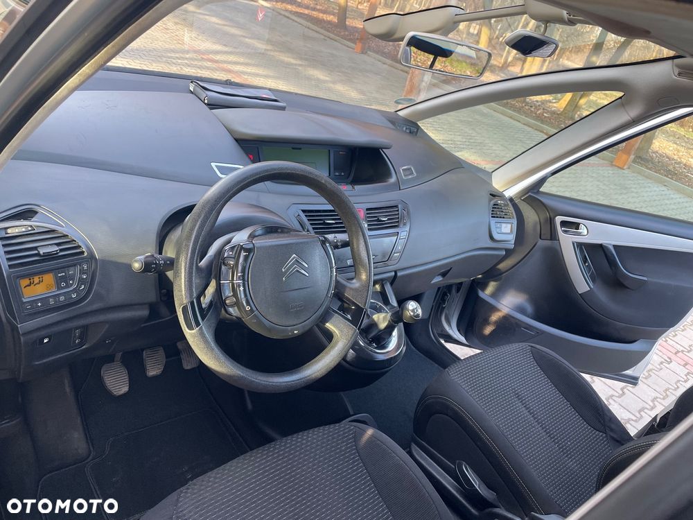 Citroën C4 Grand Picasso 1.8 16V Confort - 10