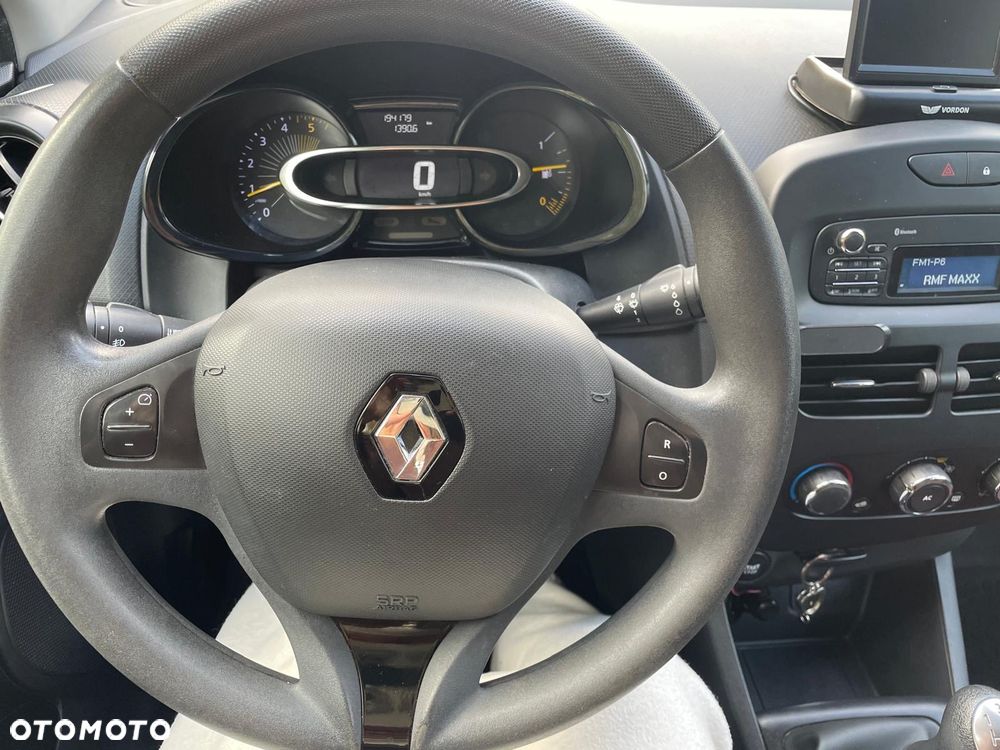 Renault Clio - 17