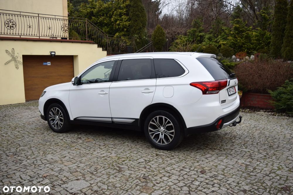 Mitsubishi Outlander 2.2 DI-D 4WD Plus - 4