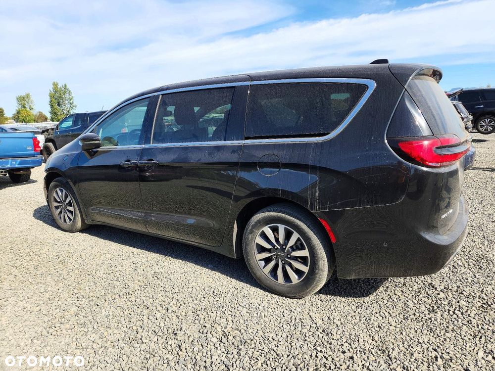 Chrysler Pacifica - 2