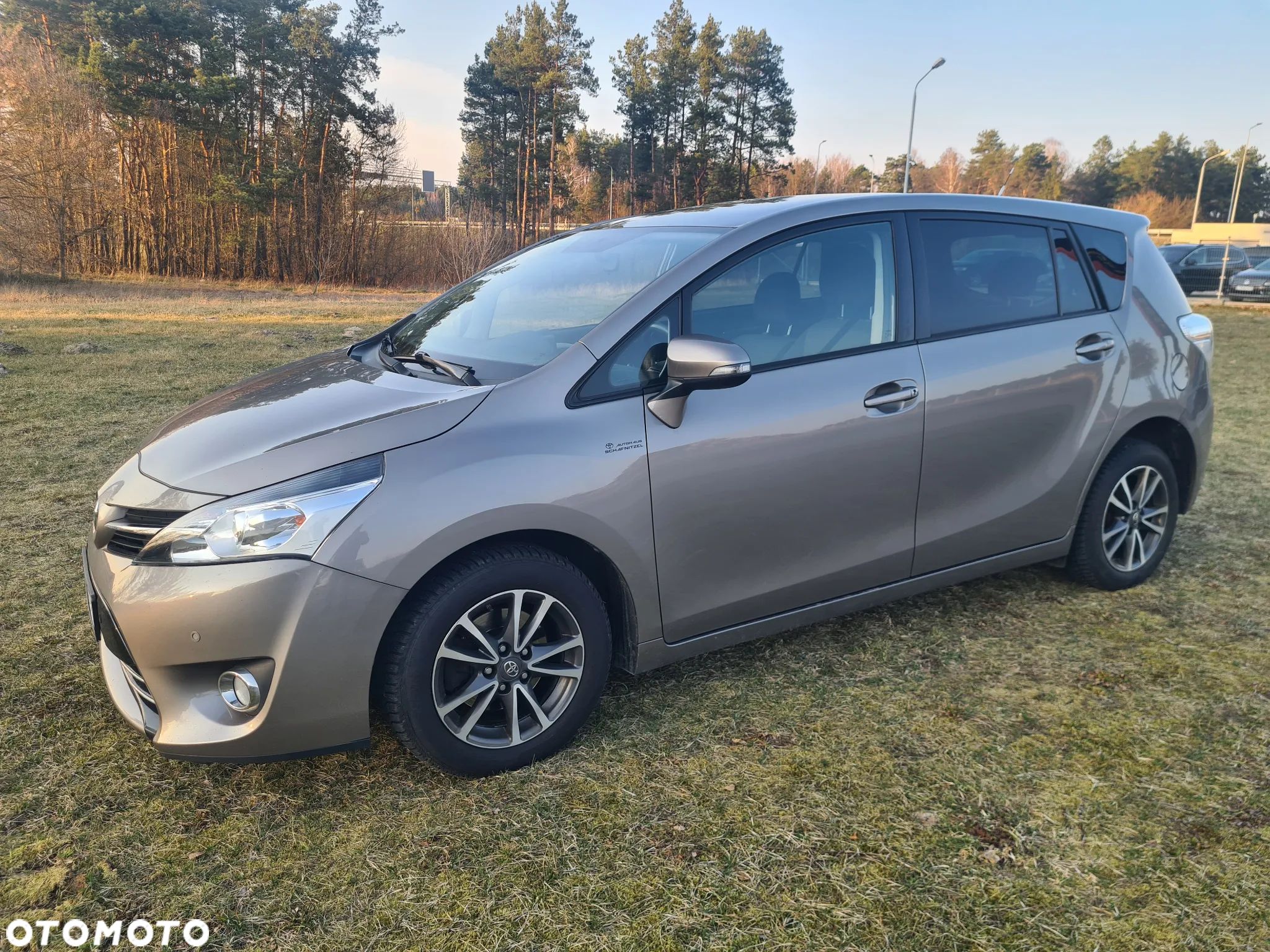 Toyota Verso 1.6 D-4D 5-Sitzer Start/Stop Skyview Edition - 1